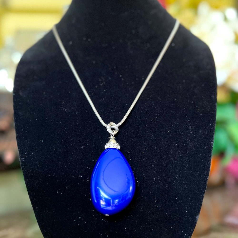 Chico’s 36 in Silver Necklace w/ Cobalt Blue Stone Pendant and accent crystals